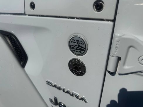 Certified 2019 Jeep Wrangler Unlimited Sahara AWD/4WD image 12