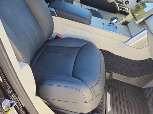 Certified 2024 Land Rover Range Rover Long Wheelbase Autobiography image 25