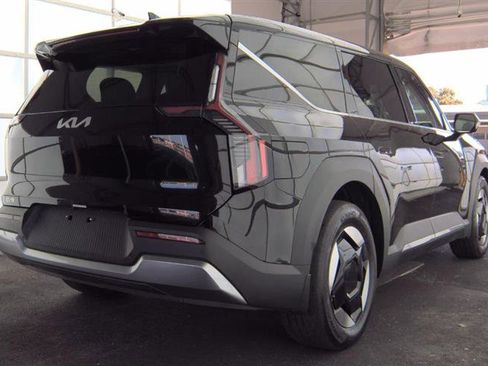Used 2024 Kia EV9 Light Long Range image 5