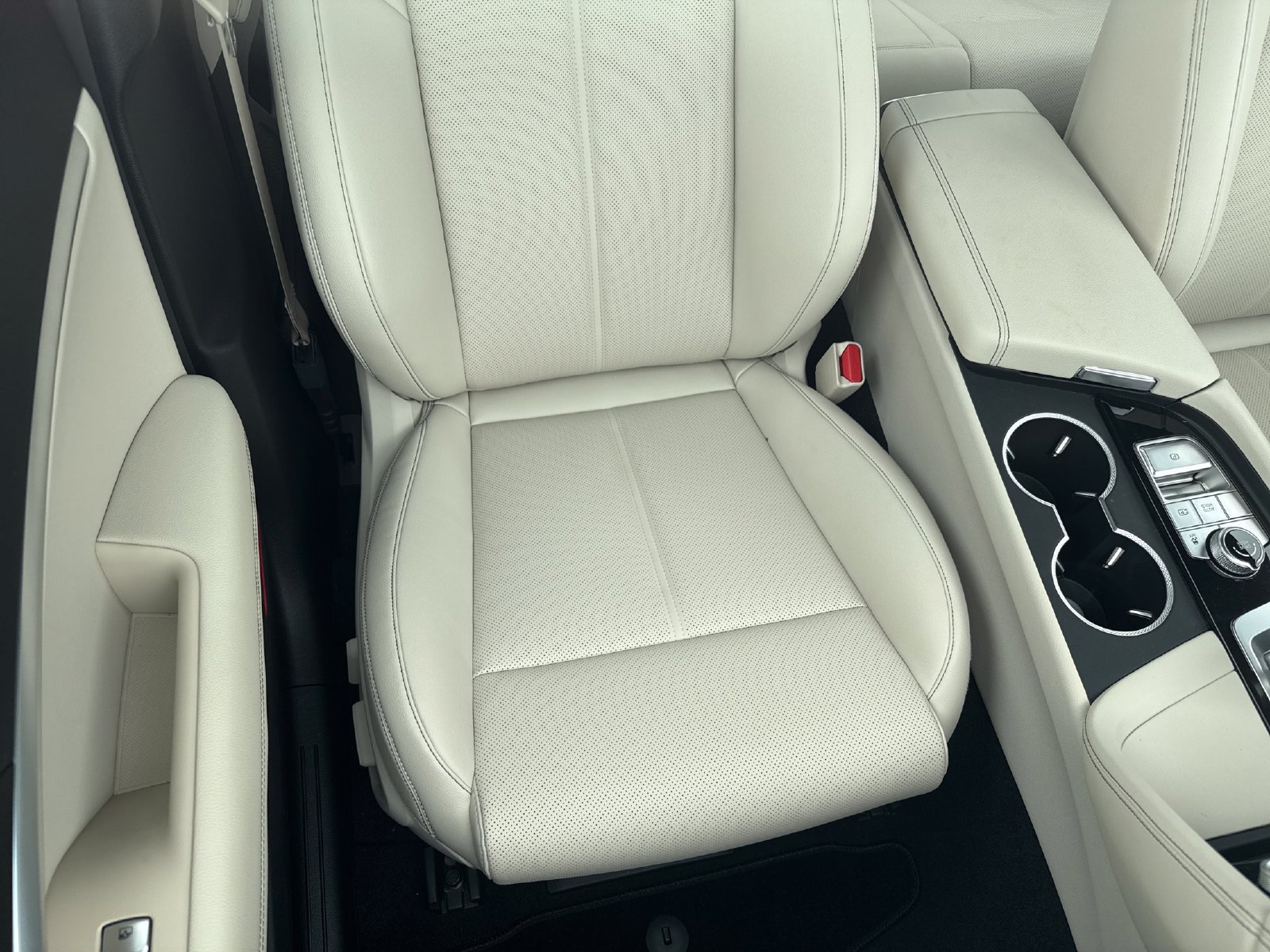 Used 2026 Genesis G70 2.5T AWD/4WD image 9