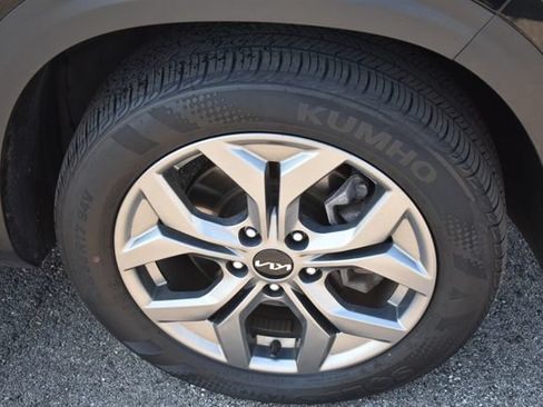 Used 2024 Kia Seltos LX AWD/4WD image 11