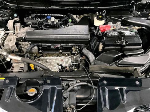 Used 2015 Nissan Rogue SV w/ SV Moonroof Package image 9