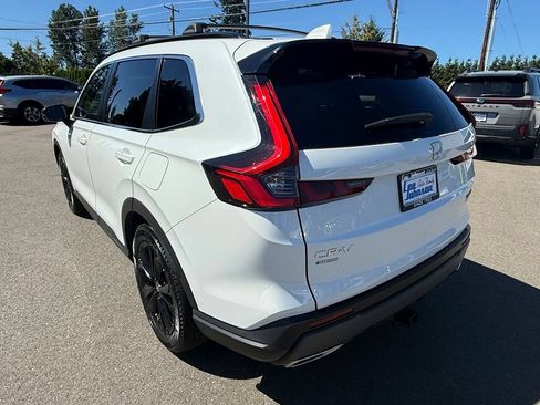 Used 2024 Honda CR-V Sport Touring image 3