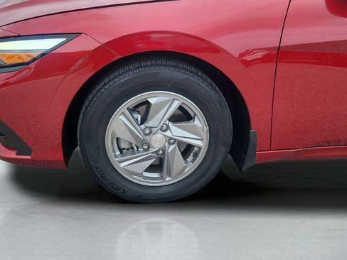 Used 2024 Hyundai Elantra SE FWD image 24