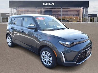 New 2025 Kia Soul LX