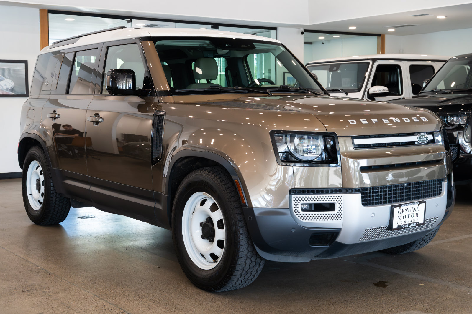 Used 2024 Land Rover Defender 110 S AWD/4WD image 3