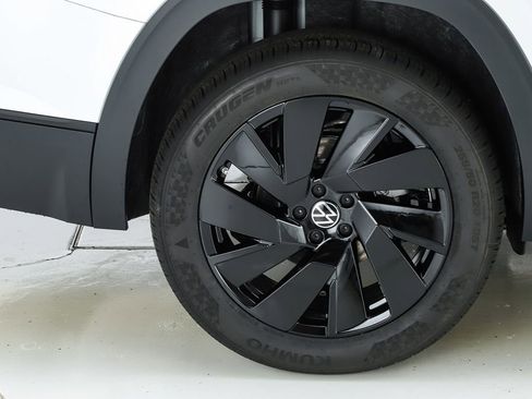 New 2026 Volkswagen Atlas SE image 13