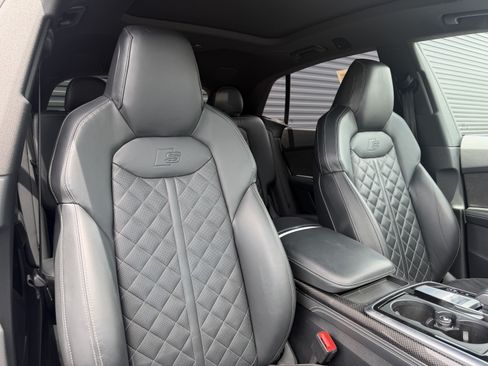 Used 2022 Audi SQ8 Prestige AWD/4WD image 20