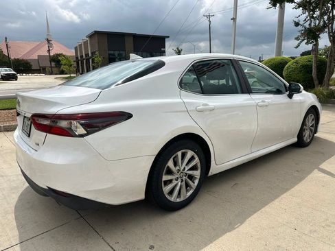 Used 2023 Toyota Camry LE FWD image 5