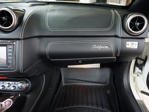 Used 2014 Ferrari California image 18
