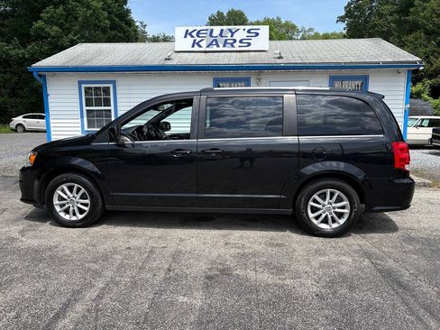 Used 2018 Dodge Grand Caravan SXT FWD image 3