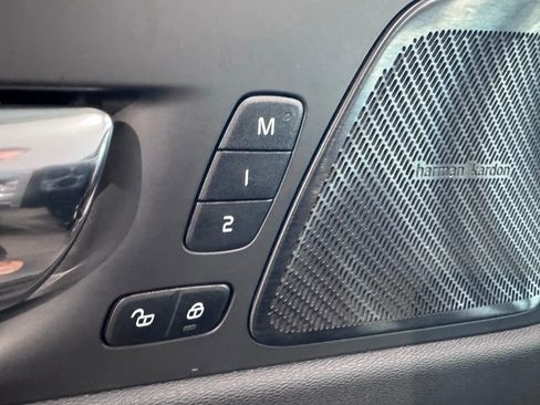 Used 2019 Volvo XC60 T5 R-Design w/ Protection Package Premier image 23