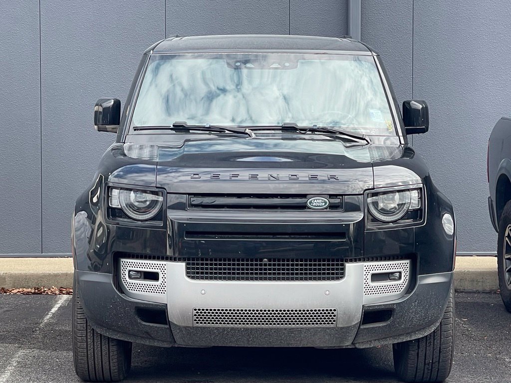 Used 2025 Land Rover Defender 110 S AWD/4WD image 2
