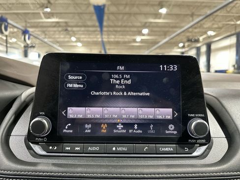 Used 2023 Nissan Rogue SV image 12