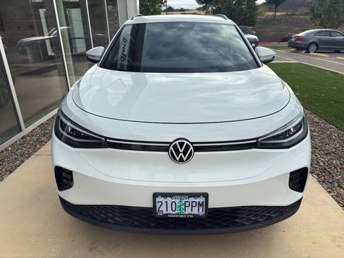 Used 2023 Volkswagen ID.4 2WD image 2