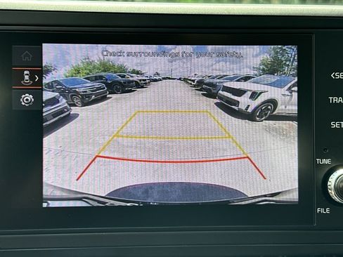 Certified 2024 Kia Carnival LX FWD image 36