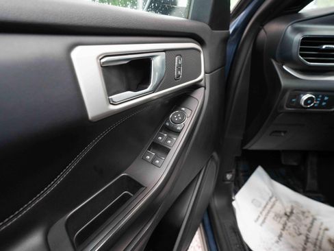 Used 2020 Ford Explorer XLT w/ Equipment Group 202A AWD/4WD image 7