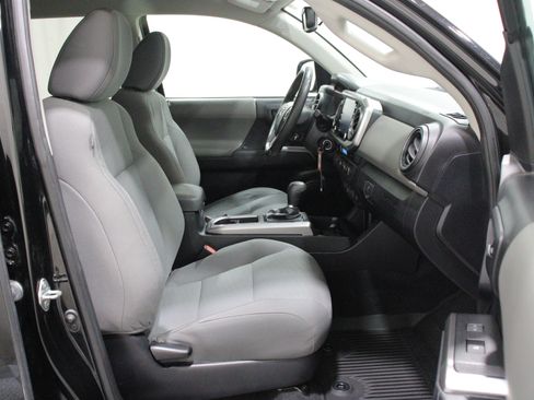 Used 2021 Toyota Tacoma SR5 AWD/4WD image 25