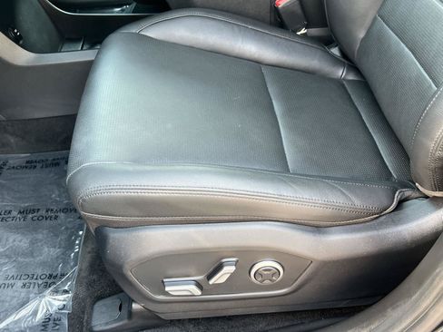 Certified 2025 Hyundai Santa Fe Limited AWD/4WD image 30