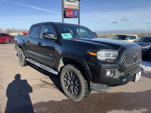 Used 2021 Toyota Tacoma Limited image 2