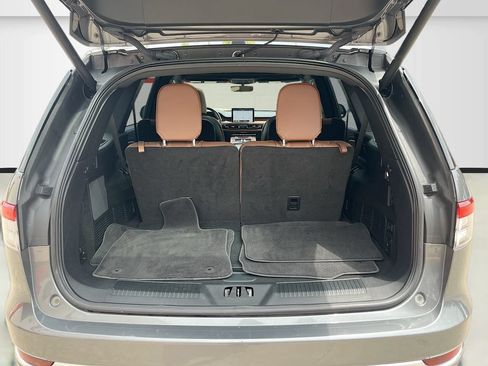 Used 2023 Lincoln Aviator Reserve w/ Equipment Group 201A AWD/4WD image 29