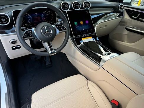 Certified 2025 Mercedes-Benz GLC 300 image 7