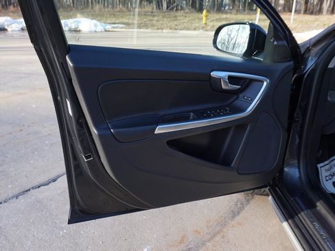 Used 2015 Volvo V60 T5 Cross Country w/ Protection Package image 25