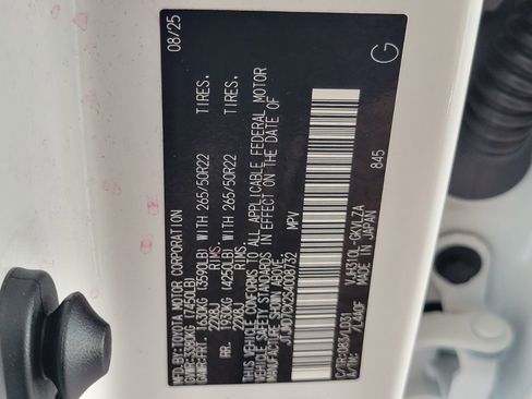 Certified 2025 Lexus LX 700h F Sport w/ Accessory Package (Z1) image 19