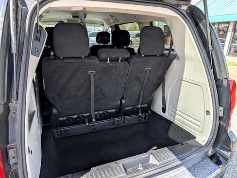 Used 2015 Dodge Grand Caravan SXT image 6