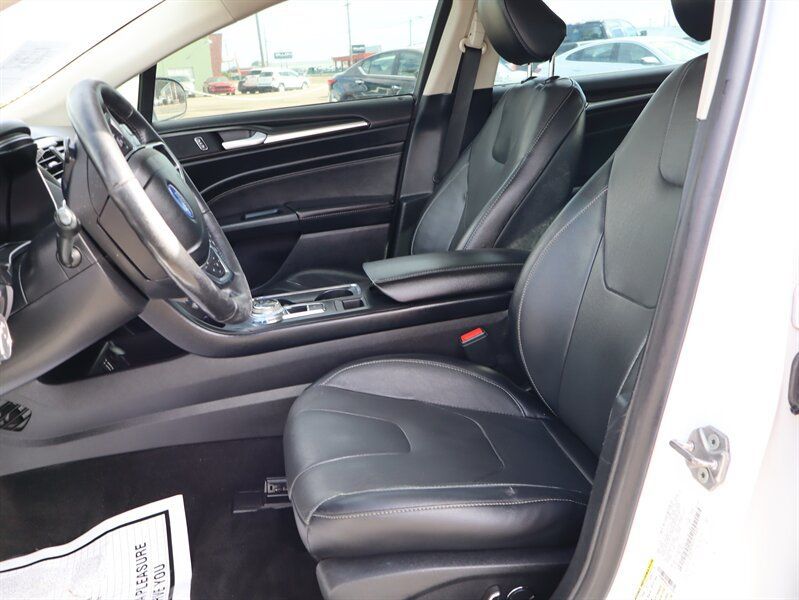 Used 2020 Ford Fusion Titanium AWD/4WD image 17