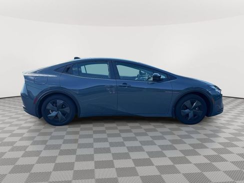 Used 2026 Toyota Prius Plug-In Hybrid FWD image 8