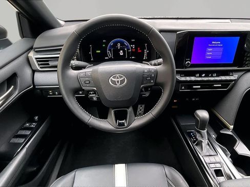 Used 2026 Toyota Camry SE w/ Convenience Package FWD image 6