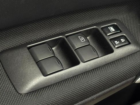 Used 2013 Nissan Rogue S w/ Special Edition Pkg AWD/4WD image 36