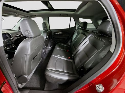 Used 2024 GMC Terrain SLT w/ Infotainment Package II image 19