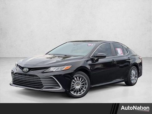 Used 2024 Toyota Camry LE image 1