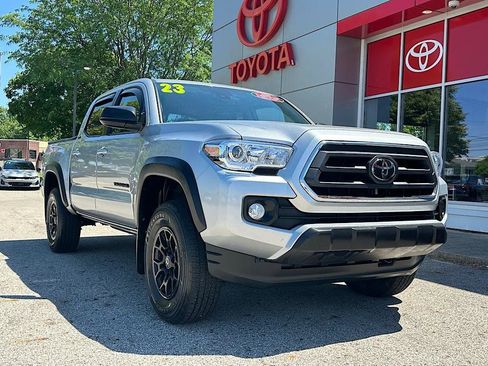 Certified 2023 Toyota Tacoma SR5 AWD/4WD image 9