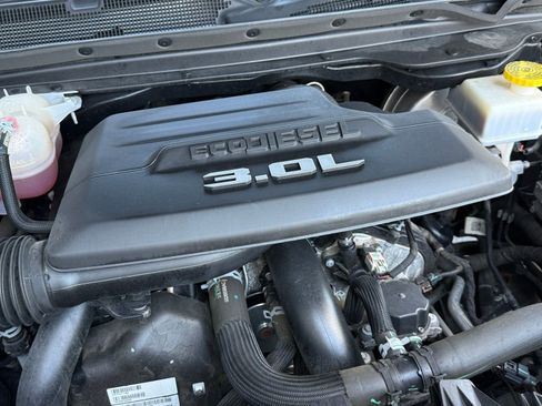 Used 2021 RAM 1500 Laramie AWD/4WD image 39
