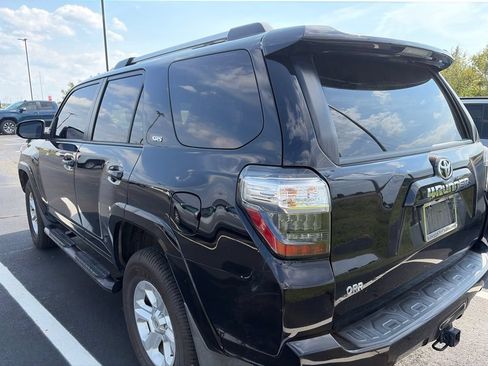 Used 2022 Toyota 4Runner SR5 AWD/4WD image 7