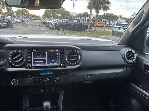 Used 2023 Toyota Tacoma TRD Off-Road image 17