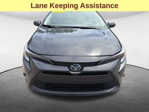 Certified 2025 Toyota Corolla LE FWD image 4