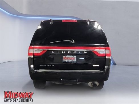 Used 2016 Lincoln Navigator Reserve image 4
