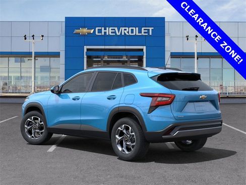 New 2025 Chevrolet Trax LT w/ Driver Confidence Package image 3