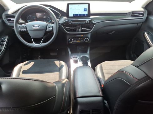 Used 2022 Ford Escape SEL w/ SEL Stealth AWD Package image 9