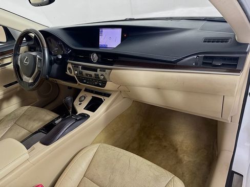Used 2013 Lexus ES 350 w/ Luxury Pkg FWD image 36