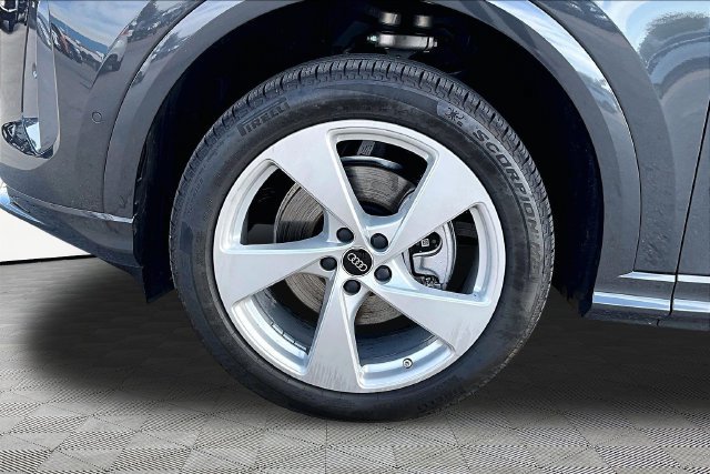 Used 2026 Audi Q5 Premium w/ Premium Plus AWD/4WD image 8