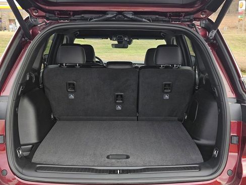 New 2025 Jeep Grand Cherokee Limited w/ Black Appearance Package image 11