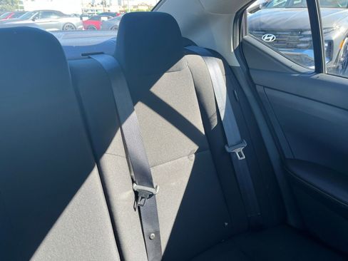 Used 2025 Nissan Sentra S image 37