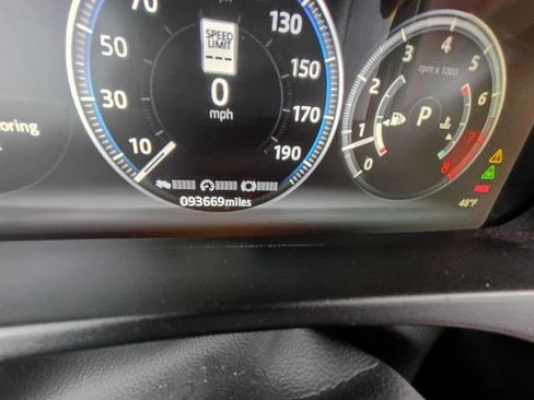 Used 2017 Jaguar F-PACE S image 8