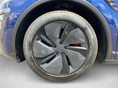 Used 2026 Tesla Model Y 2WD image 9