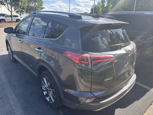 Used 2018 Toyota RAV4 Limited FWD image 9